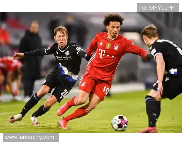 德甲激战尤文图斯逆转拜仁红牌事件引发全场热议与战术分析