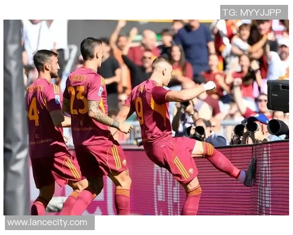 西甲激战：皇马与那不勒斯战平补时进球点燃全场激情