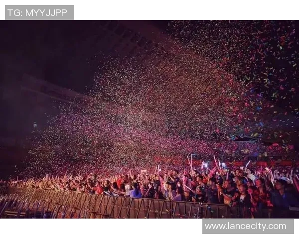 姚明亲临沃尔玛购物体验分享引发热议与粉丝互动盛况