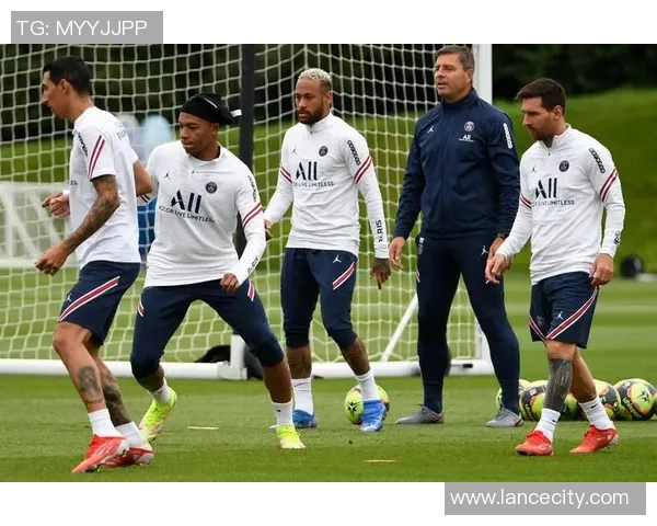 意甲激战巴黎圣日耳曼狂胜阿森纳神奇扑救点燃全场激情集锦回顾