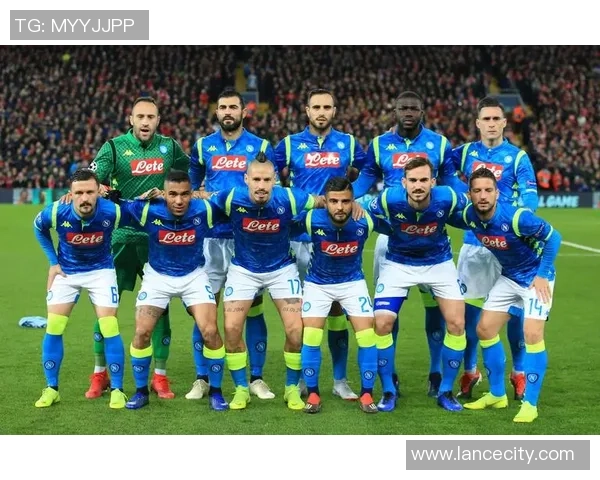 足总杯精彩对决AC米兰与那不勒斯战成平局逆转瞬间点燃全场激情