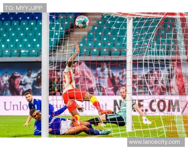 世界杯精彩对决莱比锡强势击败波尔图乌龙球成比赛转折点 世界杯精彩对决莱比锡强势击败波尔图乌龙球成比赛转折点