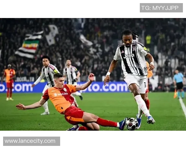 意甲激战:那不勒斯逆转皇马全场沸腾精彩瞬间解析 意甲激战:那不勒斯逆转皇马全场沸腾精彩瞬间解析