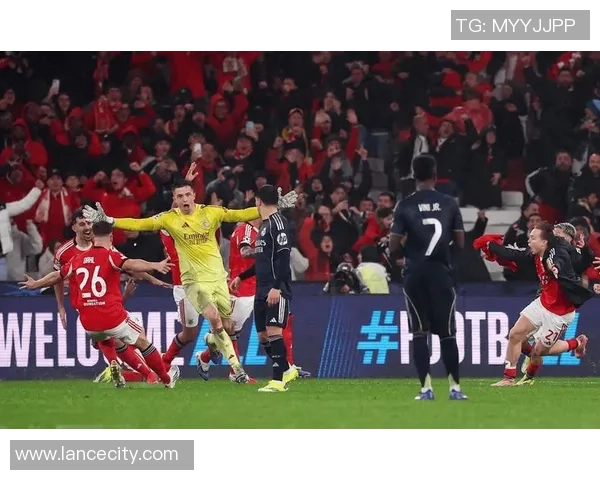 英超精彩对决本菲卡与那不勒斯战成平局帽子戏法点燃全场激情