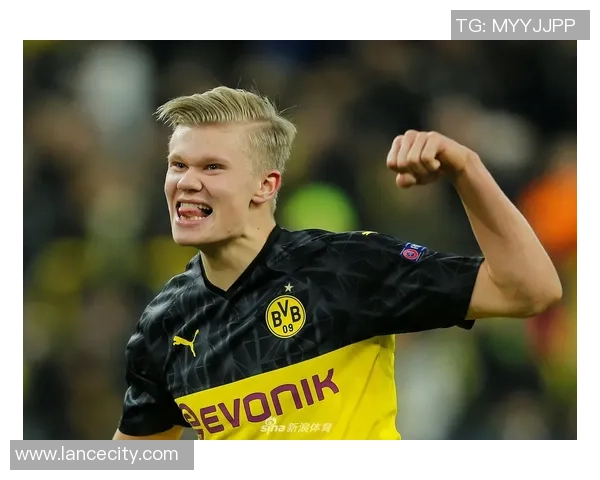 多特蒙德狂胜曼联四球大捷帽子戏法点燃世界杯激情