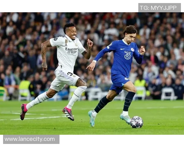 皇马友谊赛大胜切尔西四球横扫全场引发热议与点评