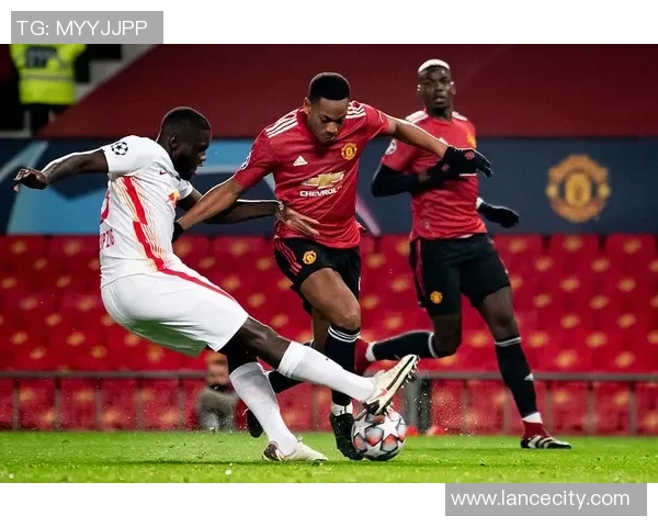 足总杯激战莱比锡大胜曼联五球狂潮补时进球引爆全场热情 足总杯激战莱比锡大胜曼联五球狂潮补时进球引爆全场热情